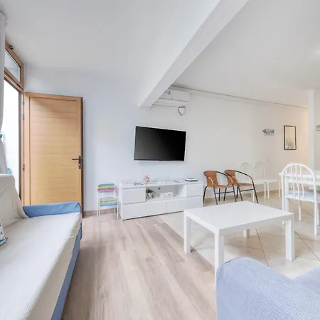 Casa Cris - House Next To Playa Grande By Lanzarote Vakantiehuis *